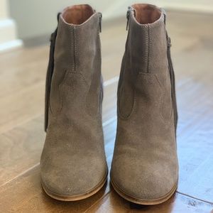 Grey boots